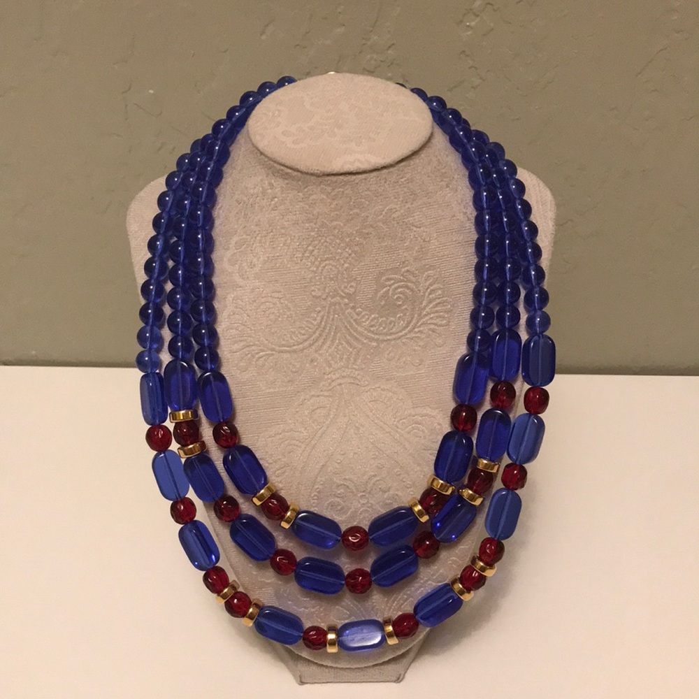 Monet necklace